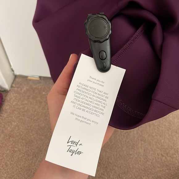 NWT Guess Bodycon Criss-Cross Dress in Plum - Picture 5 of 5